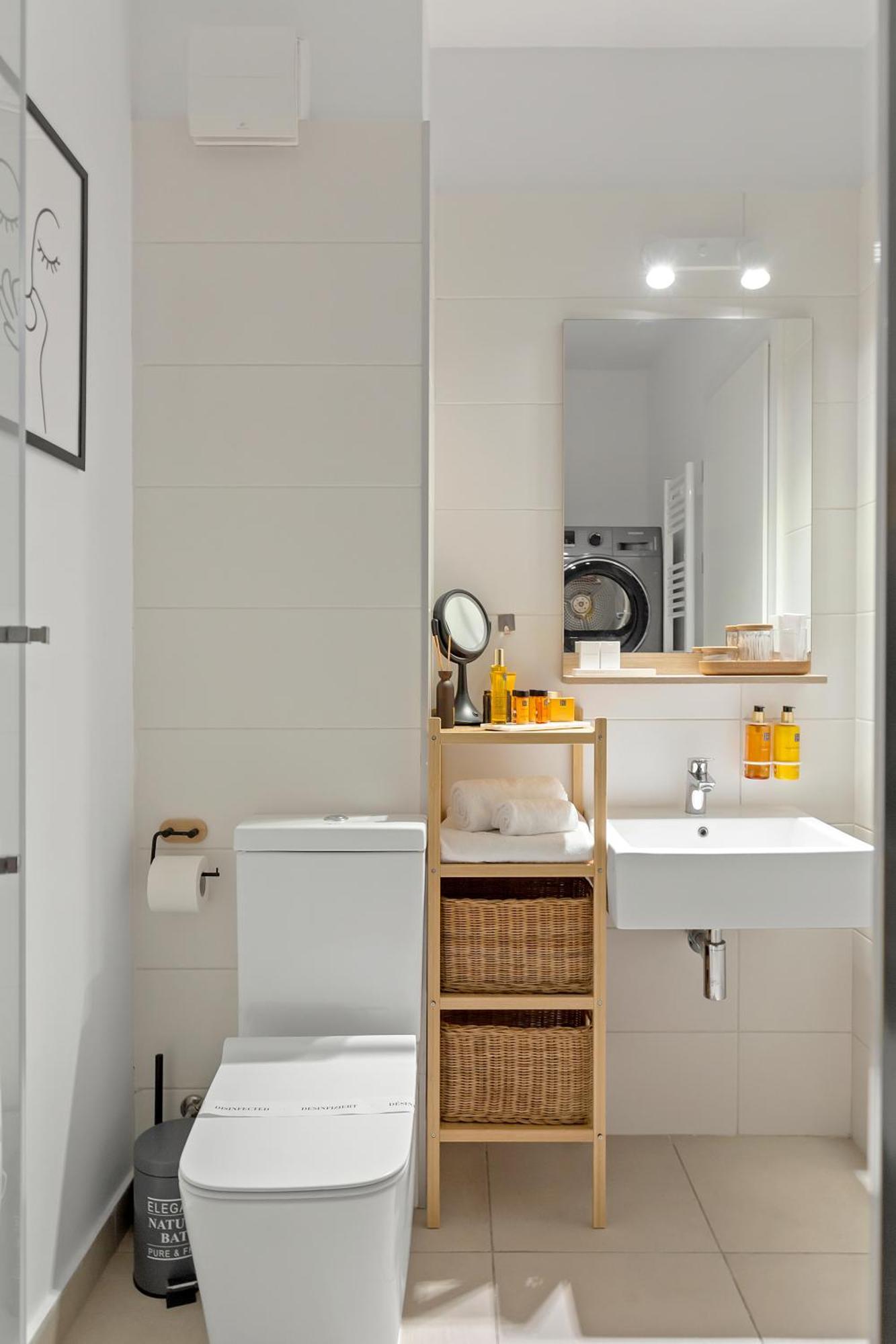 Mido Park Apartment With Private Parking & Self Check-In Bucureşti Ngoại thất bức ảnh