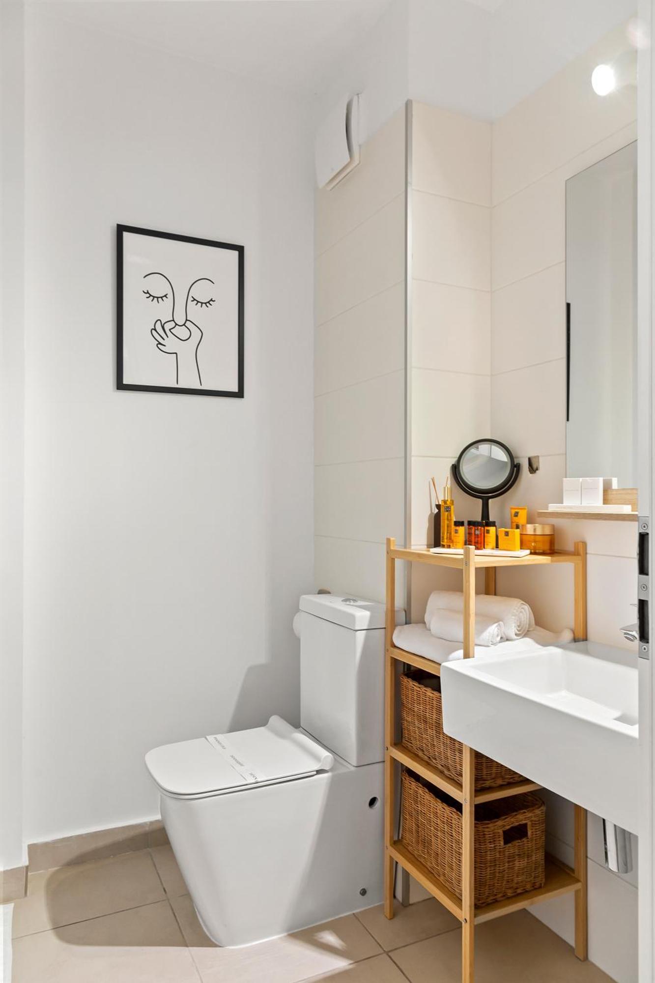 Mido Park Apartment With Private Parking & Self Check-In Bucureşti Ngoại thất bức ảnh