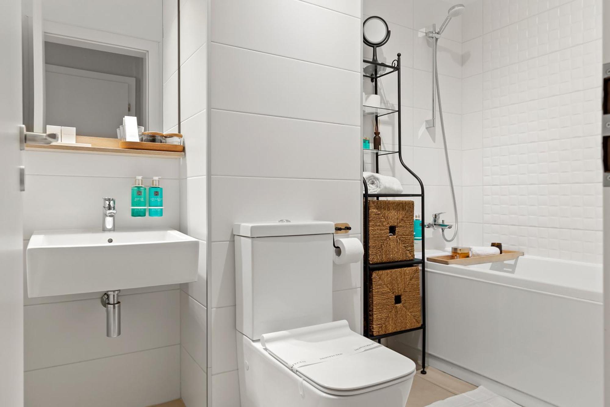 Mido Park Apartment With Private Parking & Self Check-In Bucureşti Ngoại thất bức ảnh